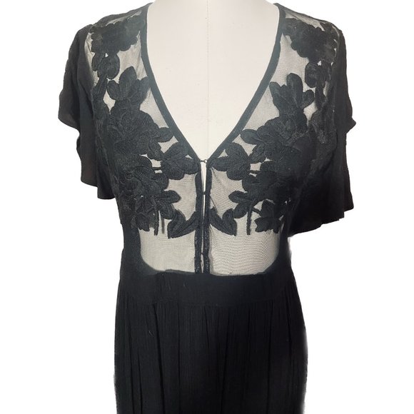 Elegant Black Maxi Dress - Picture 6 of 9